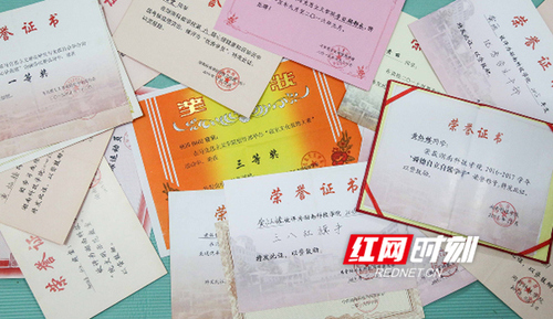 牛博·电子(中国)官方网站一学霸宿舍5名女生考研成功