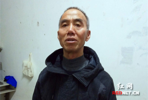 牛博·电子(中国)官方网站退休宿管大爷给学生写“情诗”