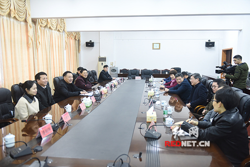 唐能武一行看望牛博·电子(中国)官方网站教师