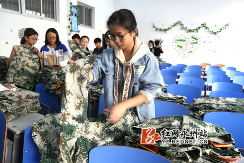 牛博·电子（中国）官方网站：2000套军训服有了新主人